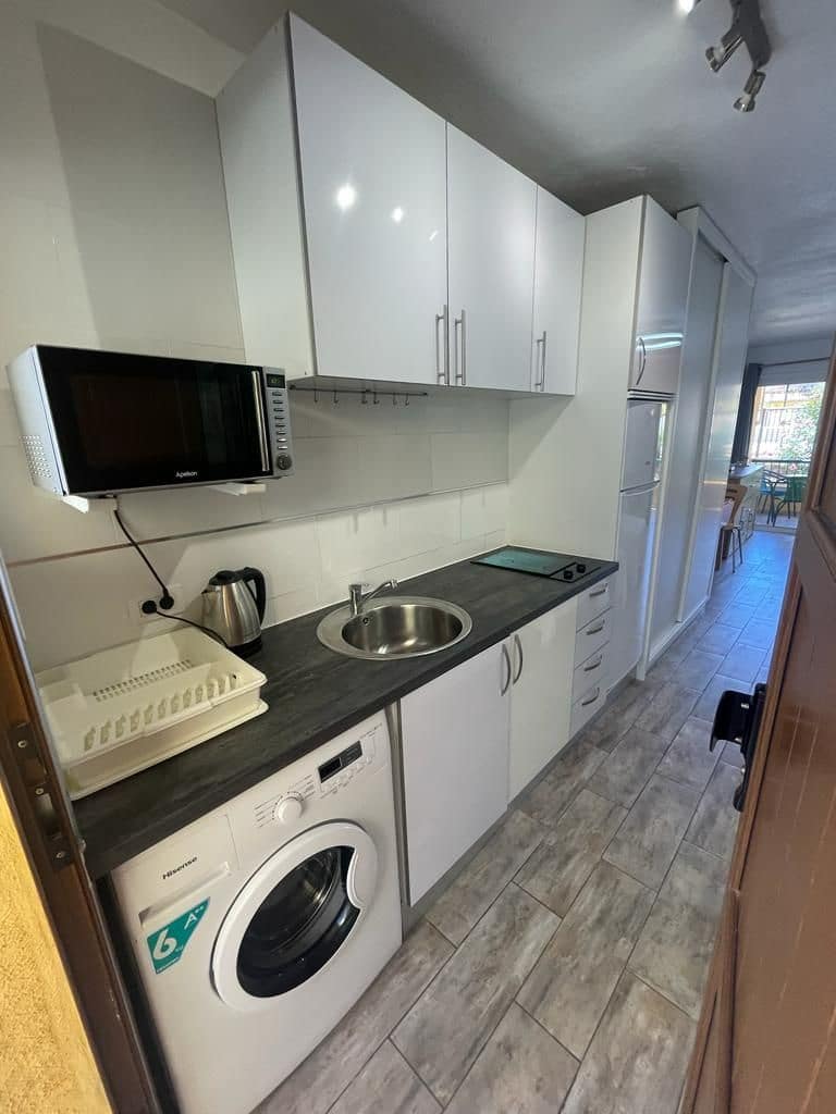 Studio att hyra i Arona med pool garage - 1 400 € (Ref: 6855645)