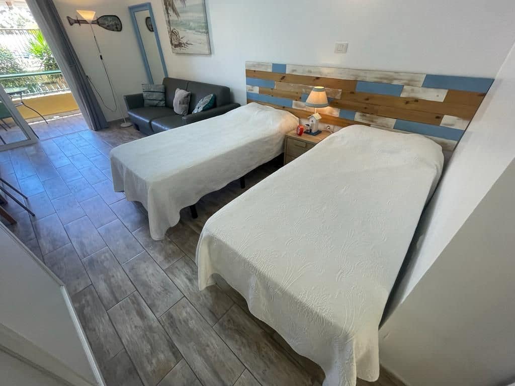 Studio att hyra i Arona med pool garage - 1 400 € (Ref: 6855645)