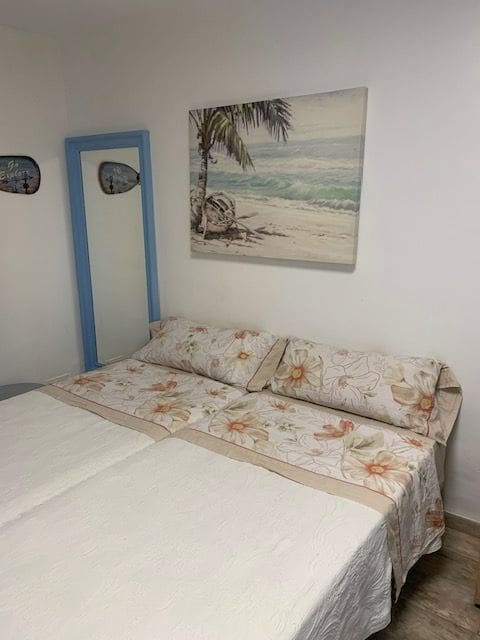 Studio att hyra i Arona med pool garage - 1 400 € (Ref: 6855645)