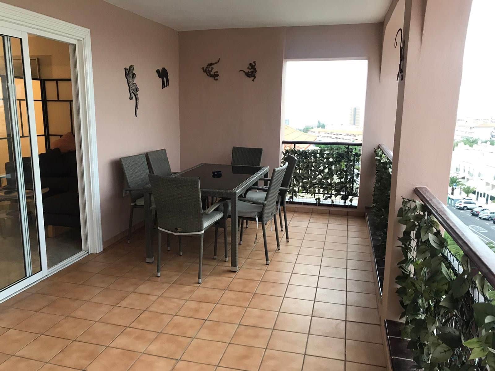 1 makuuhuone Huoneisto vuokrattavana paikassa Los Cristianos mukana uima-altaan - 1 000 € (Ref: 7050571)