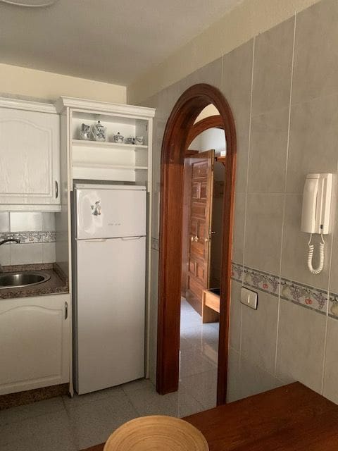 2 slaapkamer Appartement te huur in El Medano met garage - € 1.000 (Ref: 7160269)