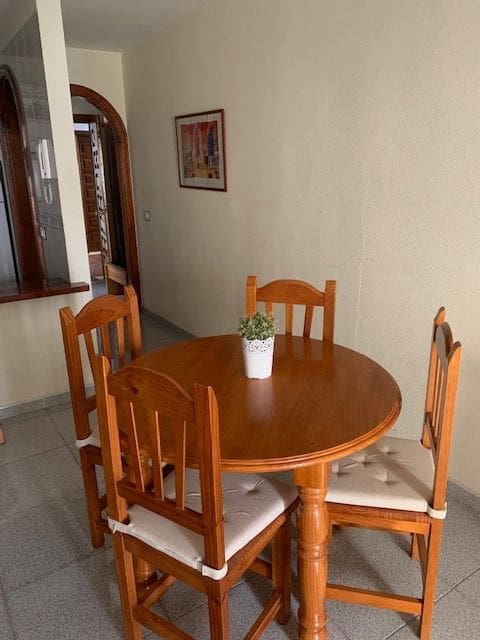 2 slaapkamer Appartement te huur in El Medano met garage - € 1.000 (Ref: 7160269)