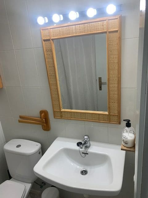 2 sovrum Lägenhet att hyra i Los Cristianos med pool - 1 600 € (Ref: 7479779)