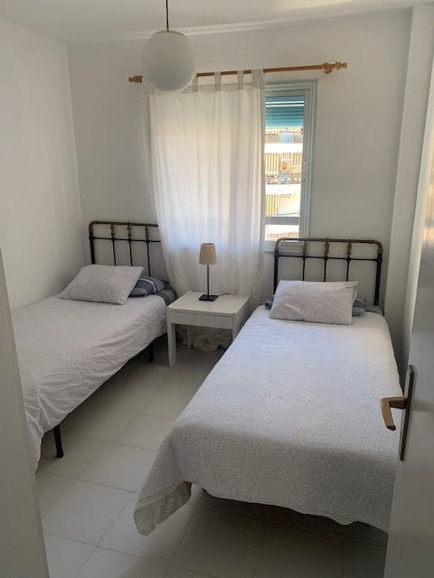 2 sovrum Lägenhet att hyra i Los Cristianos med pool - 1 600 € (Ref: 7479779)