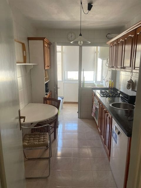 2 sovrum Lägenhet att hyra i Los Cristianos med pool - 1 600 € (Ref: 7479779)