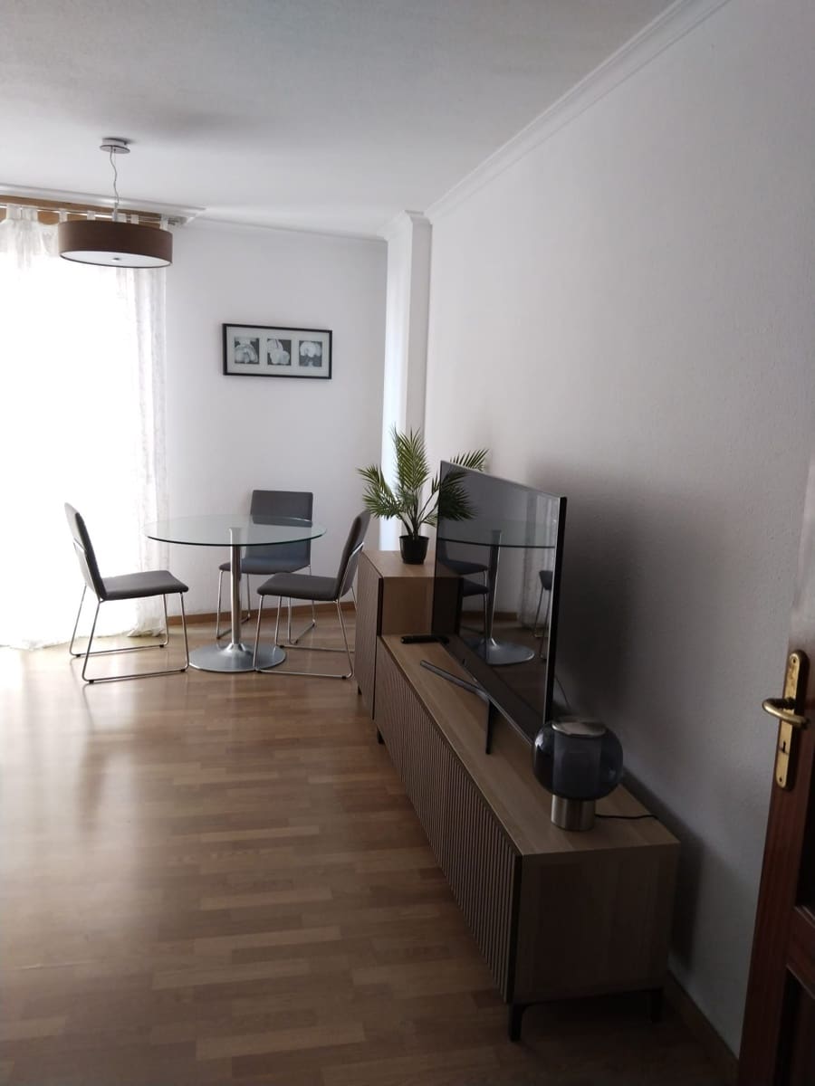 3 Zimmer Wohnung zu vermieten in Santa Cruz de Tenerife mit Garage - 1.300 € (Ref: 7581568)