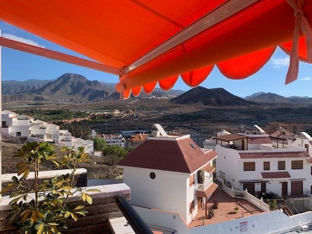 3 bedroom Flat for sale in Los Cristianos with pool garage - € 549,000 (Ref: 7807265)