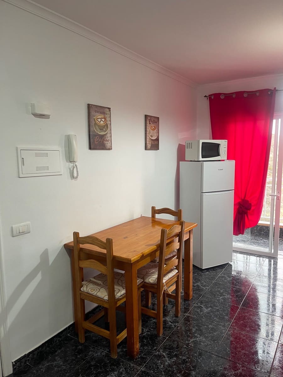 Appartement de 1 chambre à louer à Arona - 850 € (Ref: 8337521)