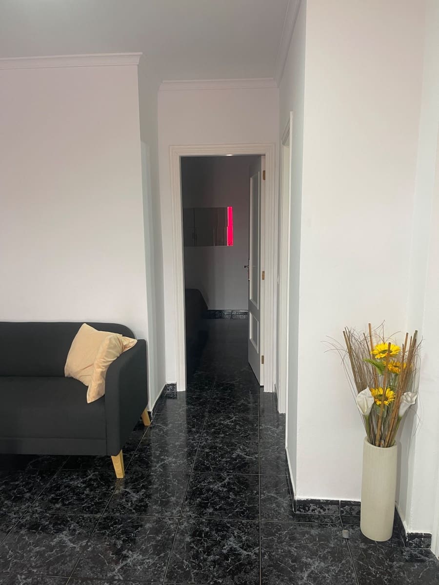 Appartement de 1 chambre à louer à Arona - 850 € (Ref: 8337521)