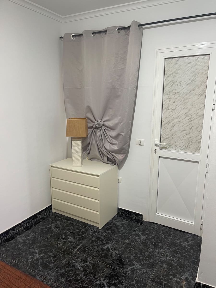 Appartement de 1 chambre à louer à Arona - 850 € (Ref: 8337521)