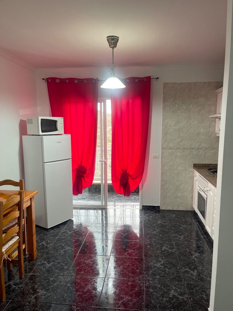 Appartement de 1 chambre à louer à Arona - 850 € (Ref: 8337521)