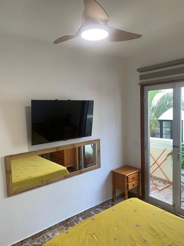 2 bedroom Apartment for rent in Los Cristianos, Arona - € 1,600 (Ref: 8479139)