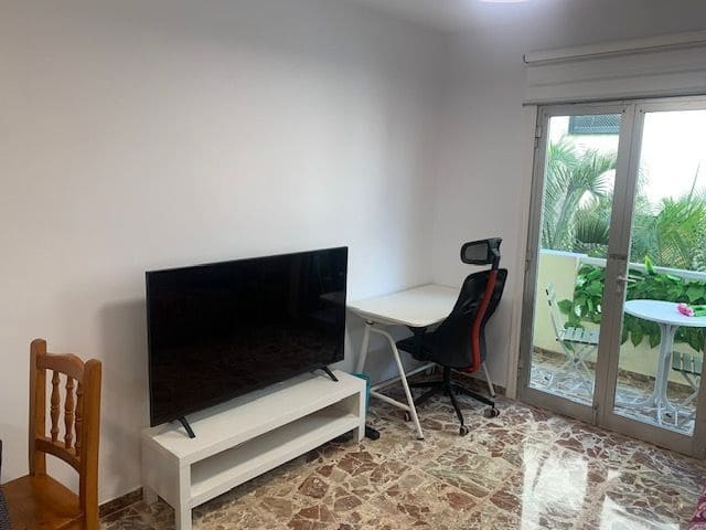 2 bedroom Apartment for rent in Los Cristianos, Arona - € 1,600 (Ref: 8479139)