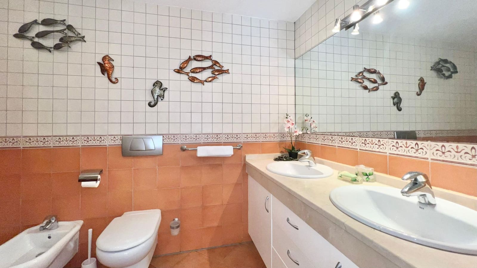 1 soverom Leilighet til salgs i Los Cristianos med svømmebasseng garasje - € 399 000 (Ref: 8664967)