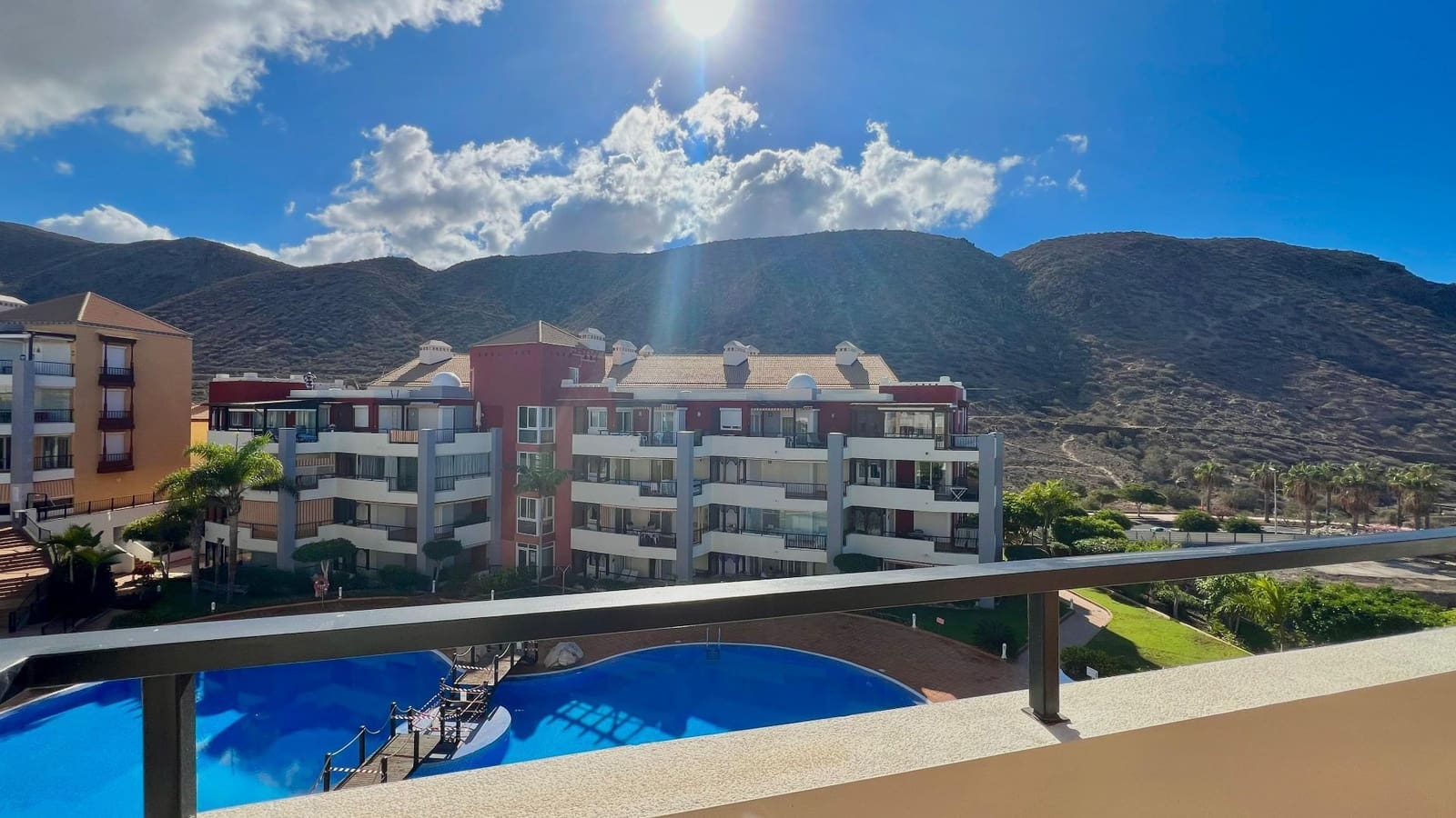 1 soverom Leilighet til salgs i Los Cristianos med svømmebasseng garasje - € 399 000 (Ref: 8664967)