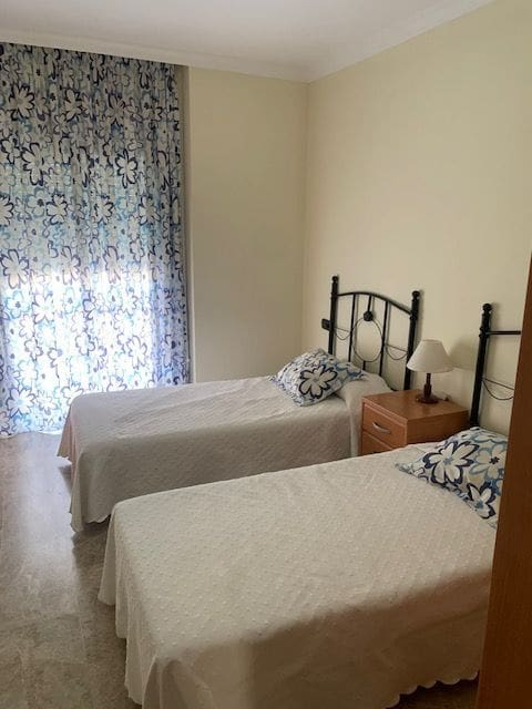 4 bedroom Flat for sale in Los Cristianos with pool garage - € 880,000 (Ref: 8797143)