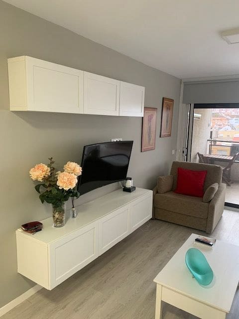 1 slaapkamer Appartement te huur in Los Cristianos - € 1.300 (Ref: 8824707)