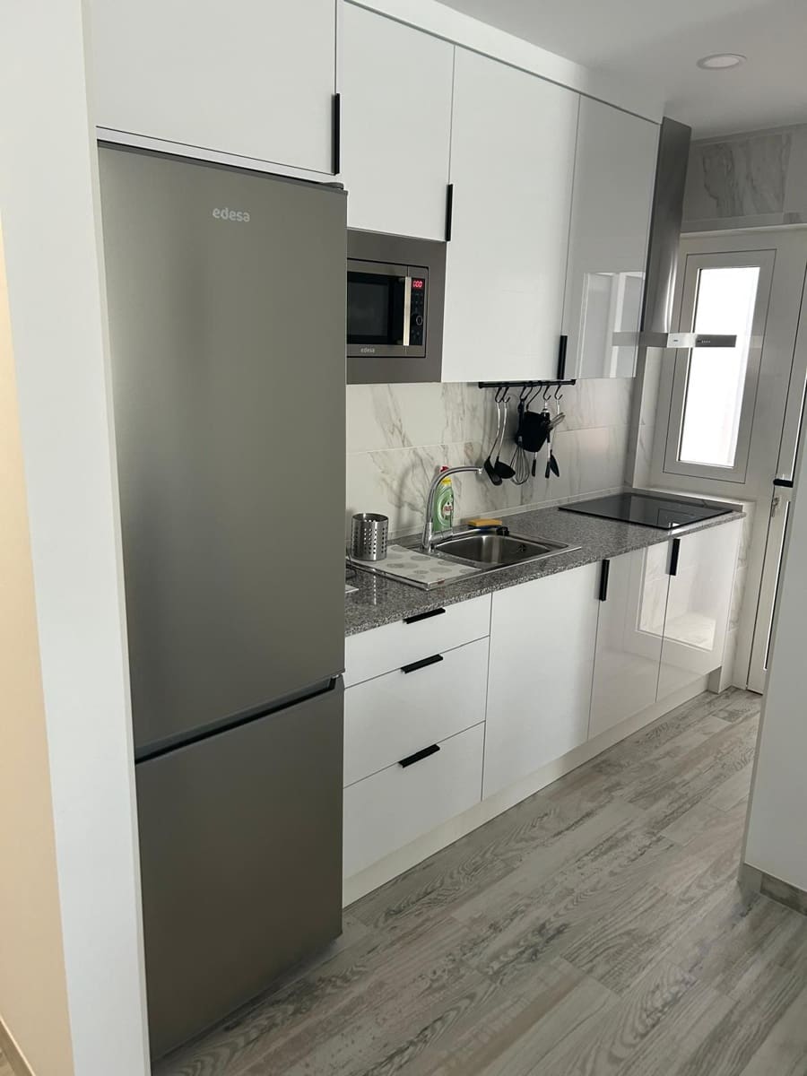 2 Zimmer Penthouse zu vermieten in Los Cristianos - 1.600 € (Ref: 8894404)