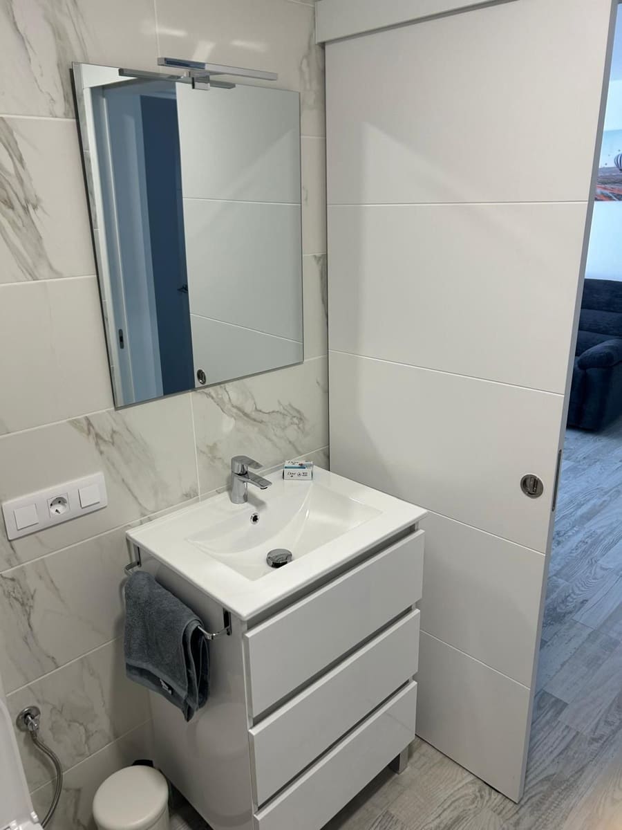 2 Zimmer Penthouse zu vermieten in Los Cristianos - 1.600 € (Ref: 8894404)