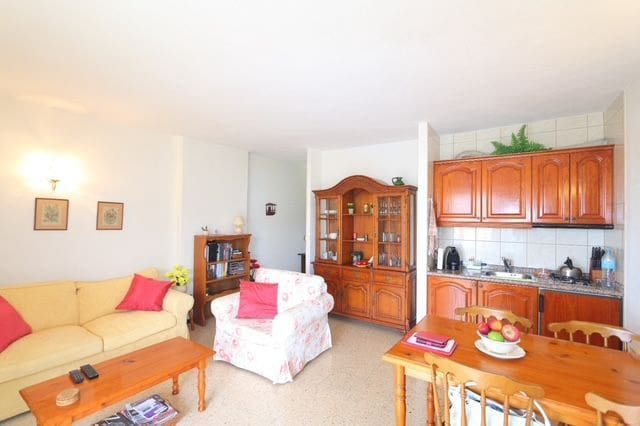 1 bedroom Apartment for sale in Los Cristianos with pool garage - € 279,000 (Ref: 8991960)