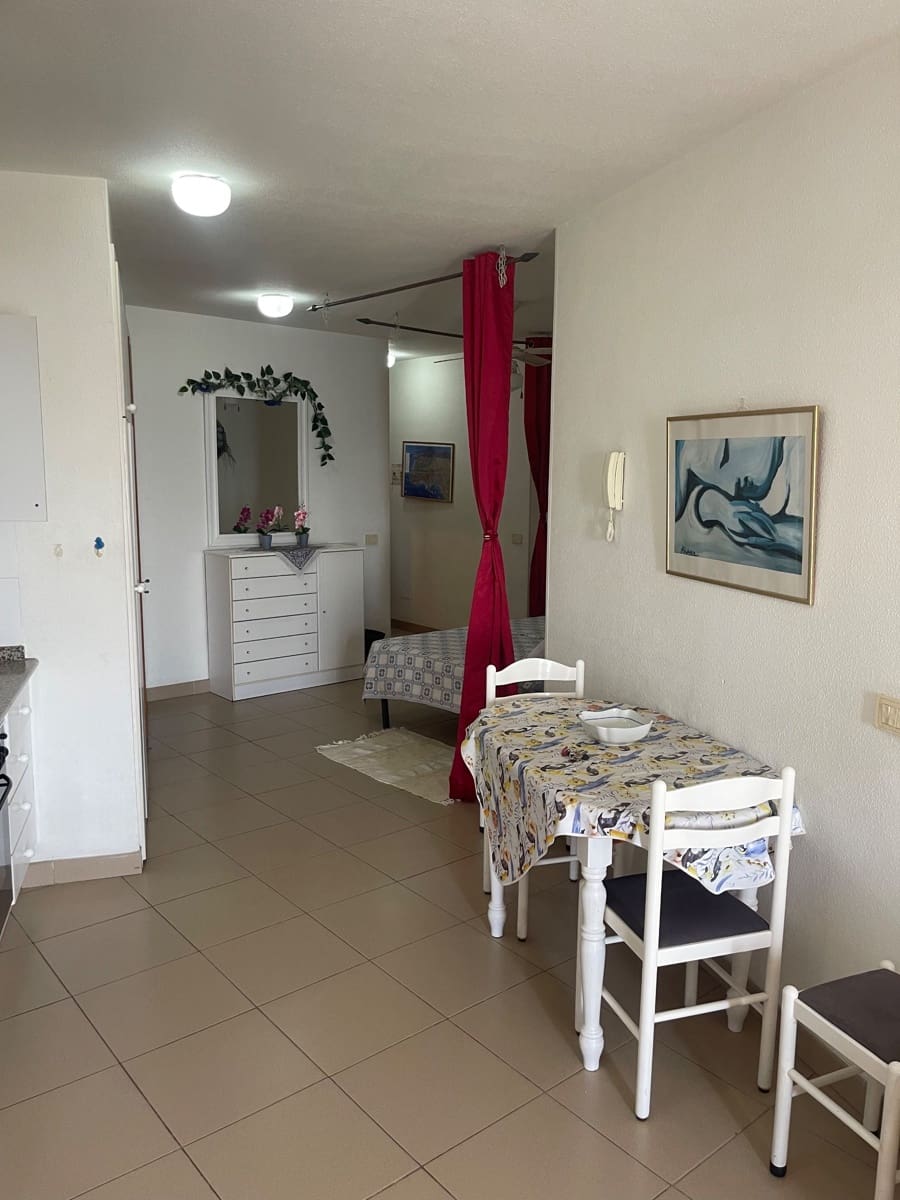 Studio for rent in Los Cristianos - € 1,200 (Ref: 9129504)