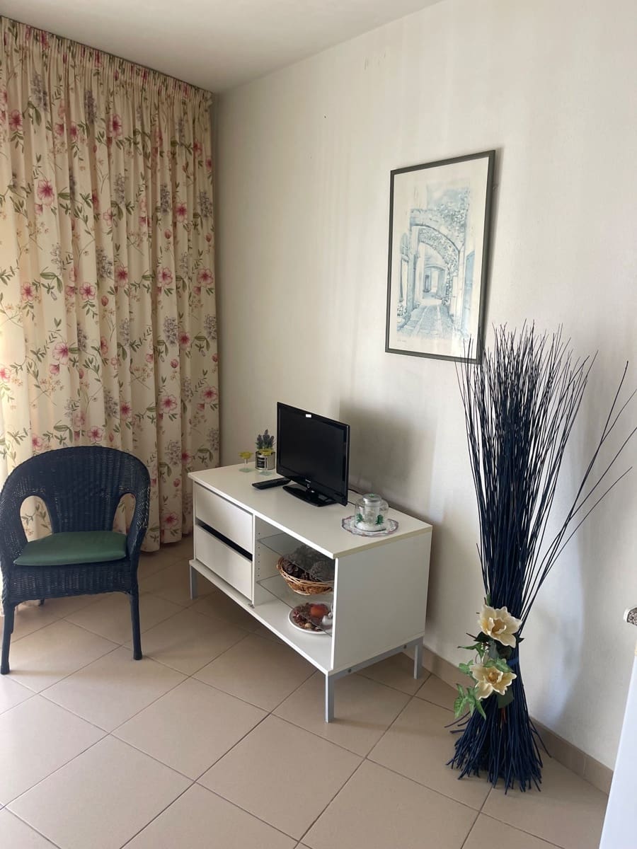 Studio for rent in Los Cristianos - € 1,200 (Ref: 9129504)