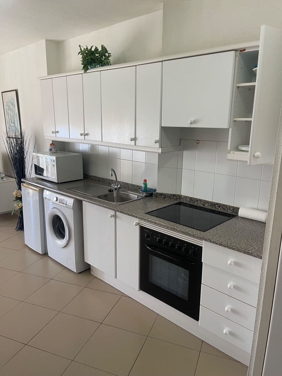 Studio for rent in Los Cristianos - € 1,200 (Ref: 9129504)