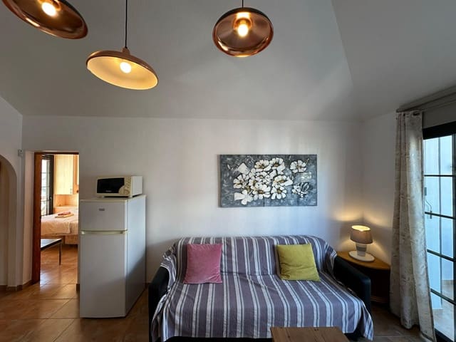 1 makuuhuone Huoneisto myytävänä paikassa Los Cristianos, Arona mukana uima-altaan - 290 000 € (Ref: 9186670)