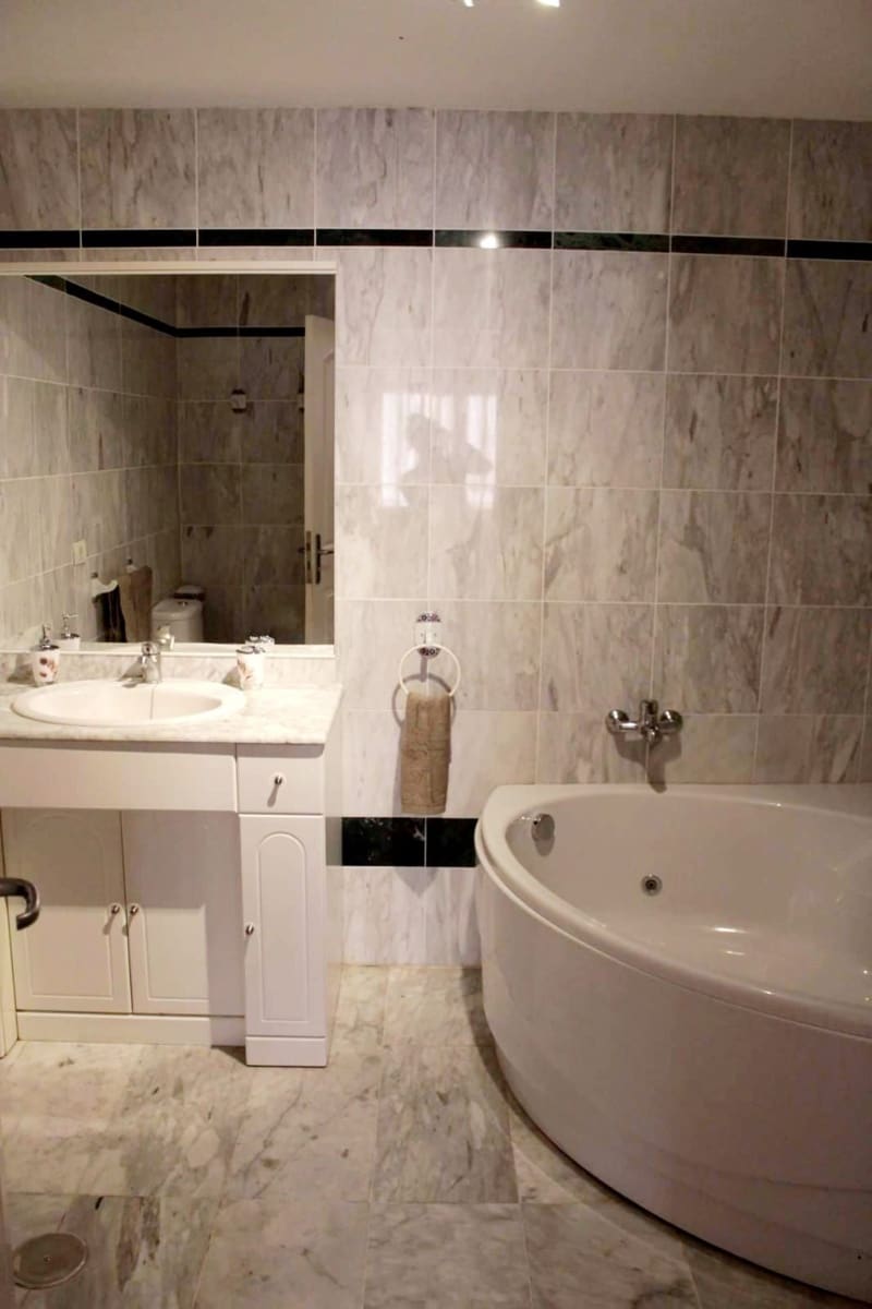 2 bedroom Apartment for rent in Los Cristianos with pool - € 2,200 (Ref: 9937511)