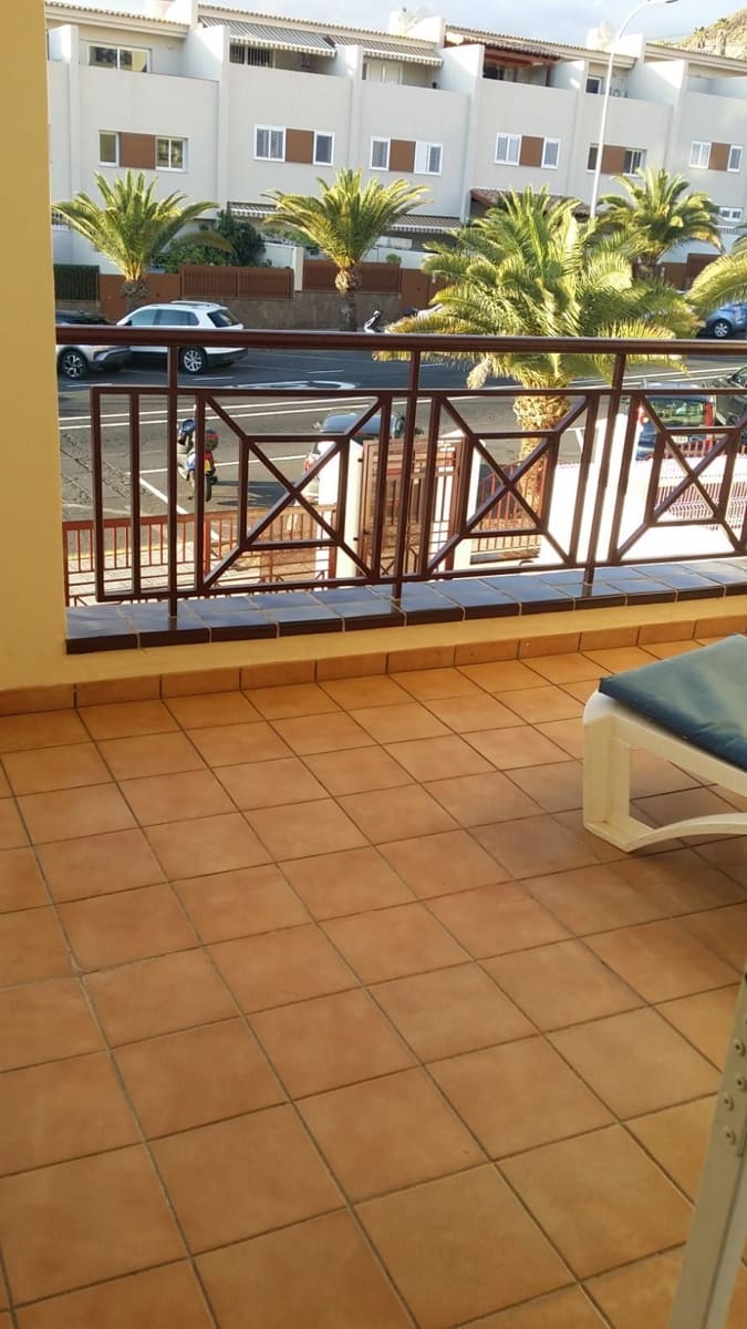 2 bedroom Apartment for rent in Los Cristianos with pool - € 2,200 (Ref: 9937511)