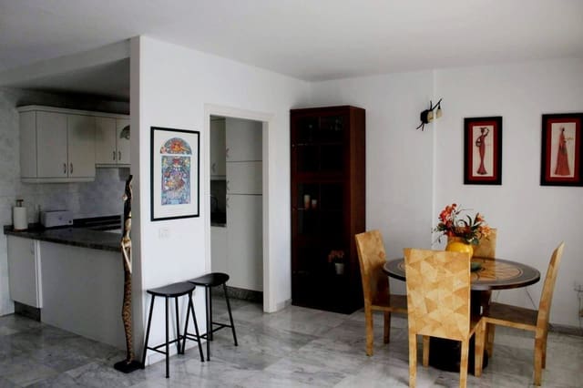 2 soveværelse Lejlighed til leje i Los Cristianos, Arona med swimmingpool - € 2.200 (Ref: 9937511)