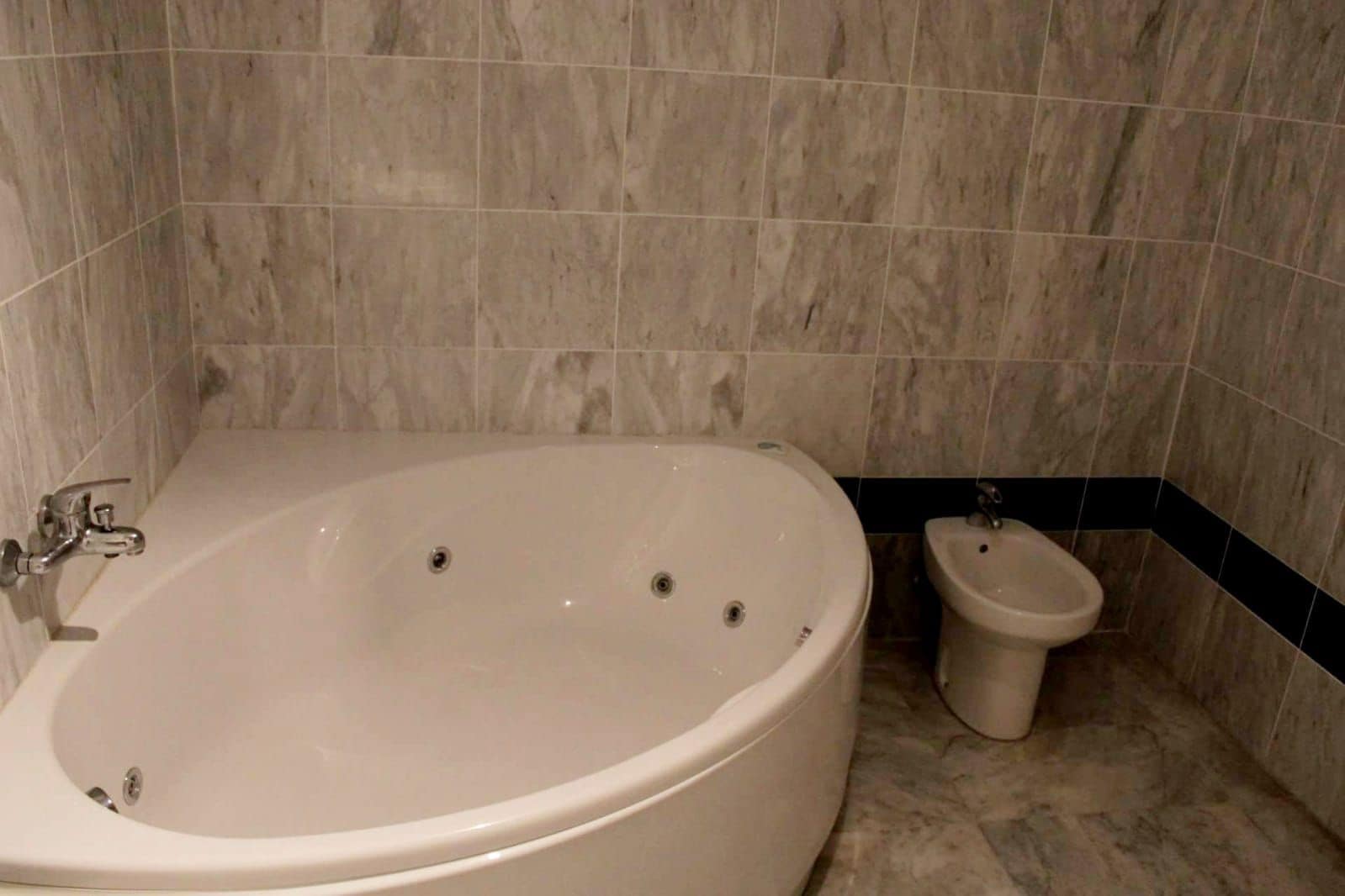 2 bedroom Apartment for rent in Los Cristianos with pool - € 2,200 (Ref: 9937511)
