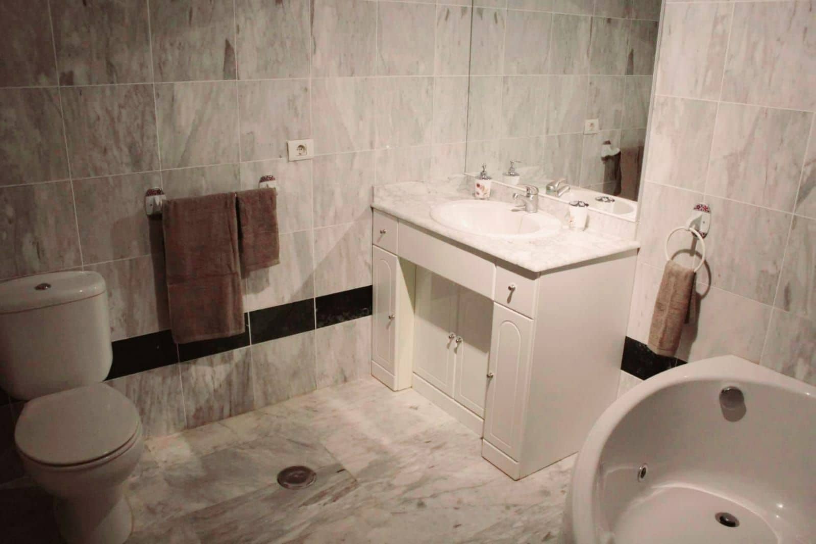 2 bedroom Apartment for rent in Los Cristianos with pool - € 2,200 (Ref: 9937511)