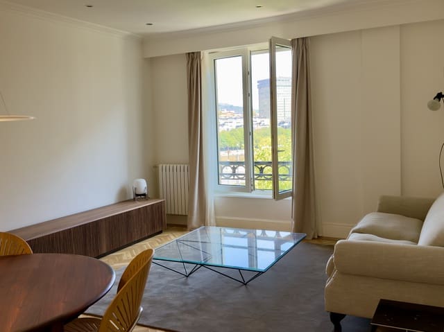 2 sovrum Lägenhet att hyra i Donostia-San Sebastián - 3 500 € (Ref: 10029958)