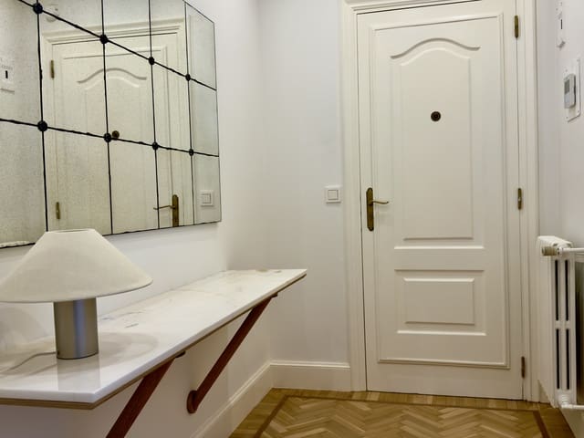 2 sovrum Lägenhet att hyra i Donostia-San Sebastián - 3 500 € (Ref: 10029958)