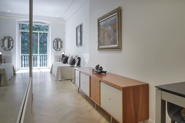 2 bedroom Apartment for rent in Donostia-San Sebastián - € 8,000 (Ref: 7739225)