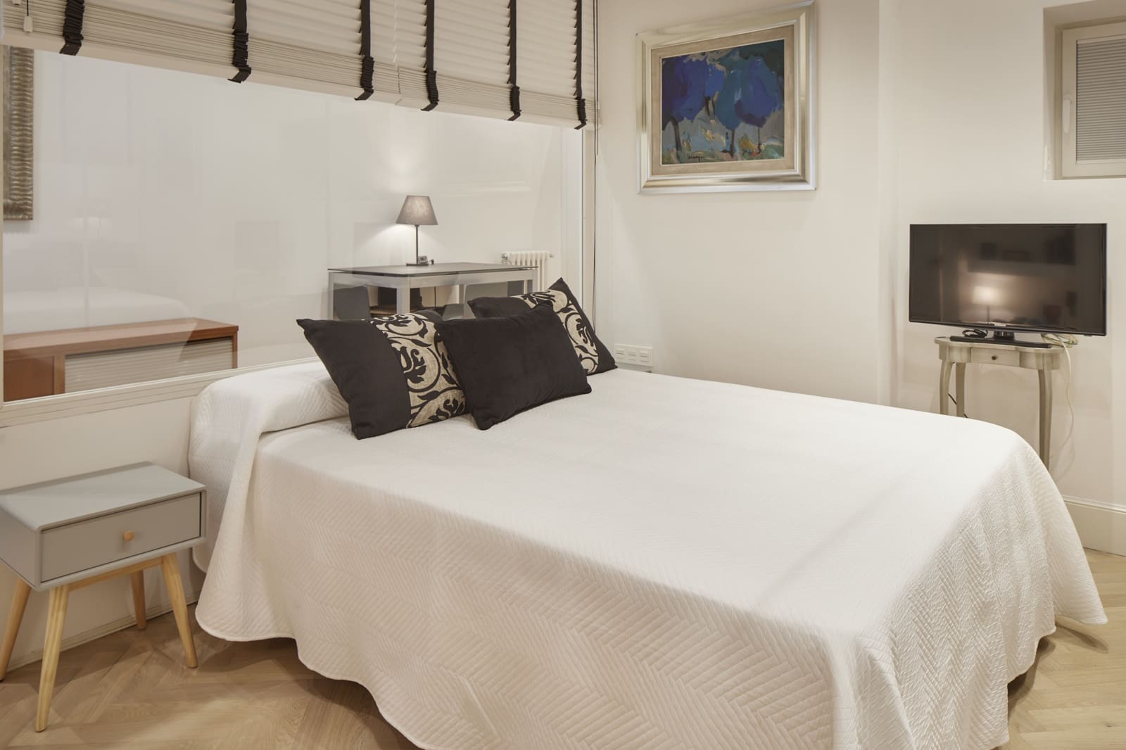 2 bedroom Apartment for rent in Donostia-San Sebastian - € 8,000 (Ref: 7739225)