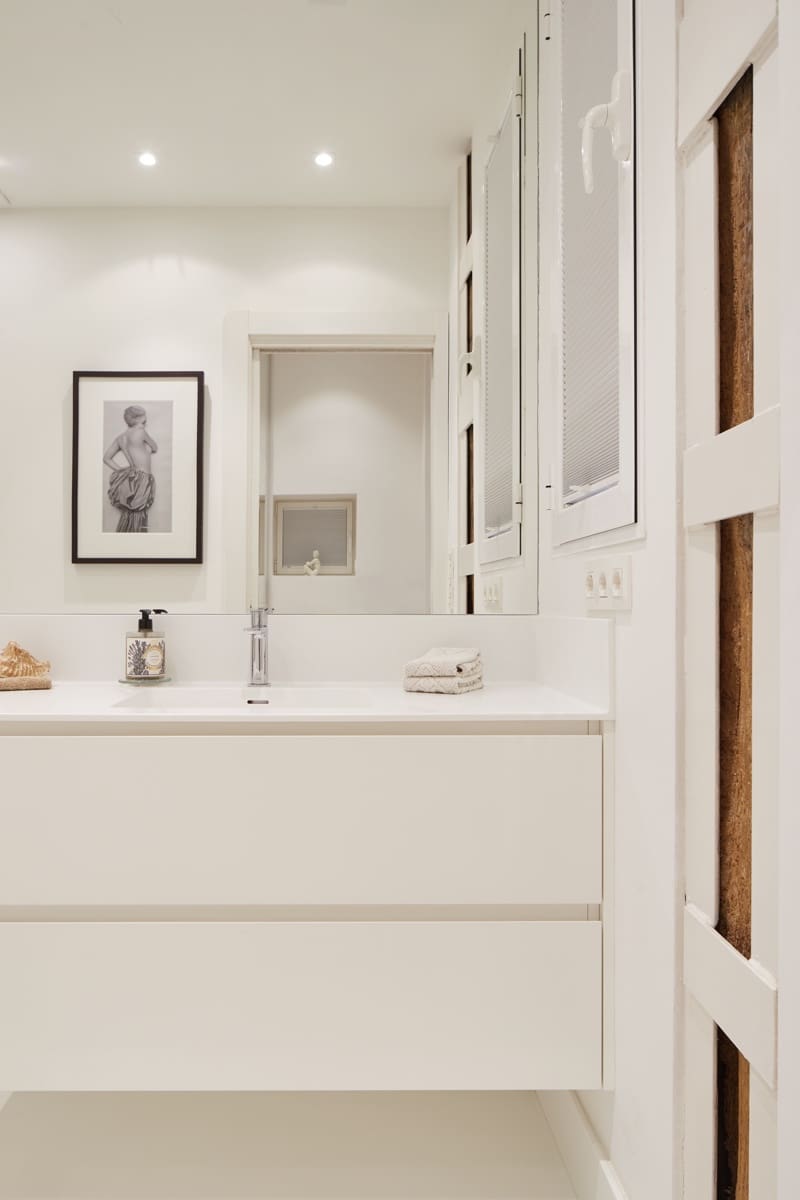 2 bedroom Apartment for rent in Donostia-San Sebastian - € 8,000 (Ref: 7739225)