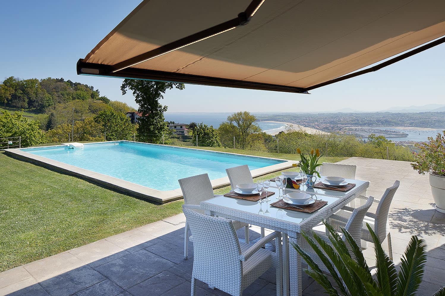 4 soveværelse Semi-Rækkehus til salg i Hondarribia med swimmingpool garage - € 1.600.000 (Ref: 7739226)