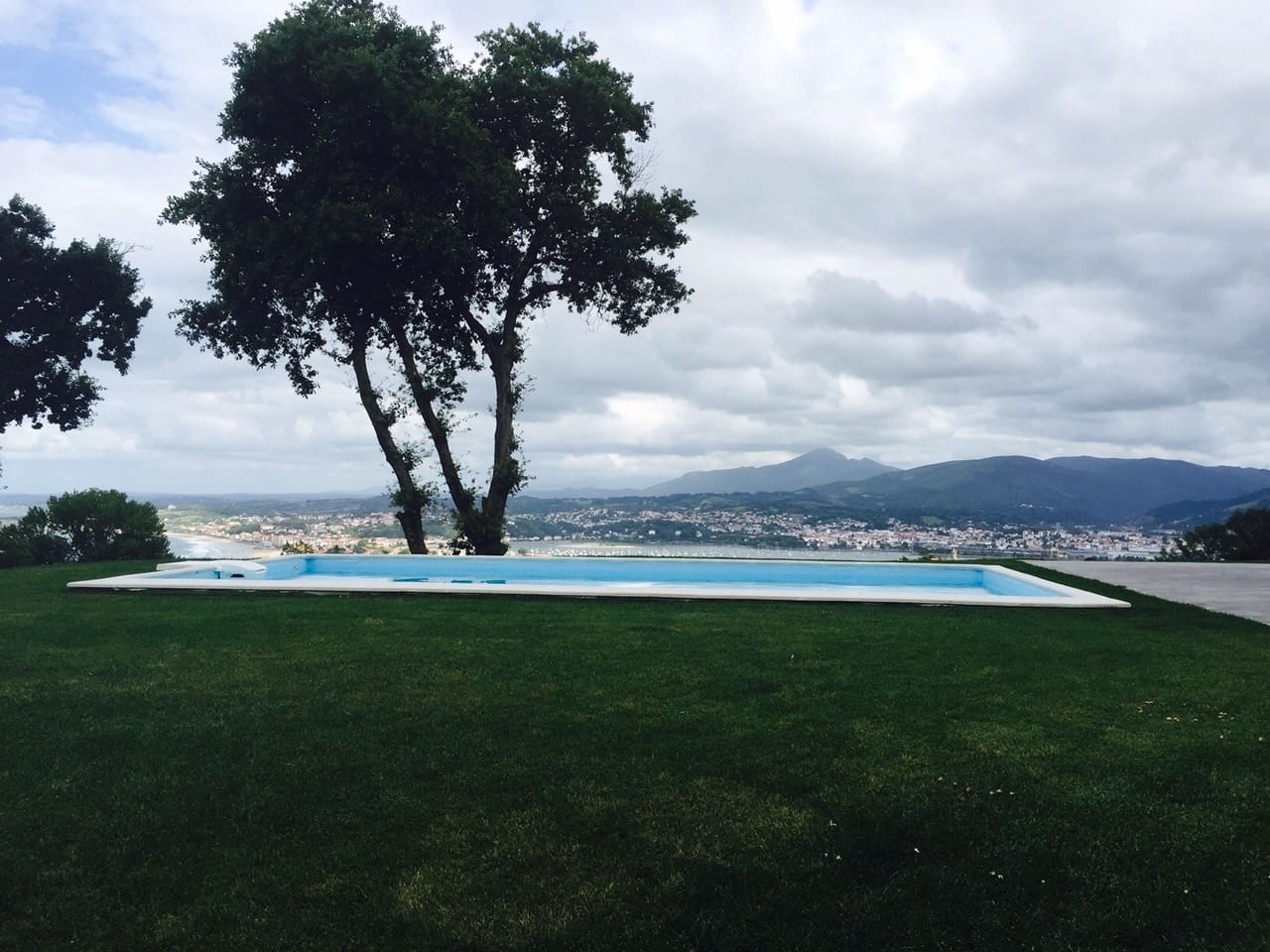 4 soveværelse Semi-Rækkehus til salg i Hondarribia med swimmingpool garage - € 1.600.000 (Ref: 7739226)