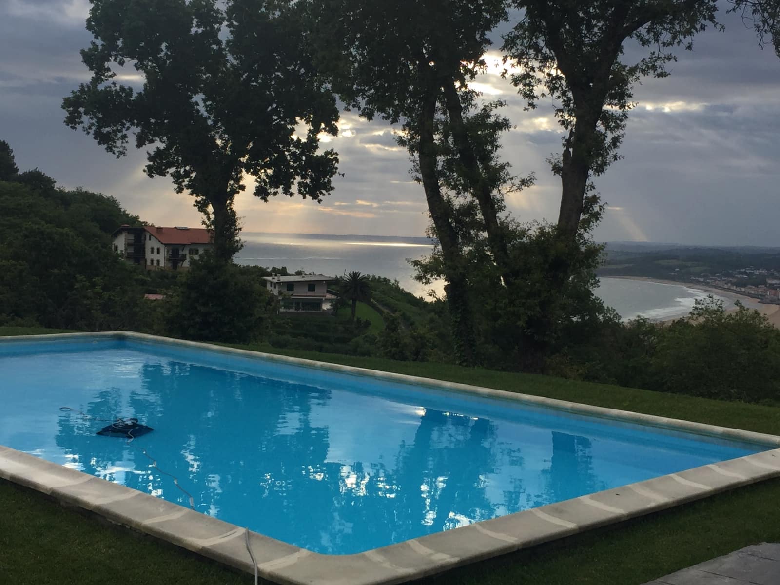 4 soveværelse Semi-Rækkehus til salg i Hondarribia med swimmingpool garage - € 1.600.000 (Ref: 7739226)