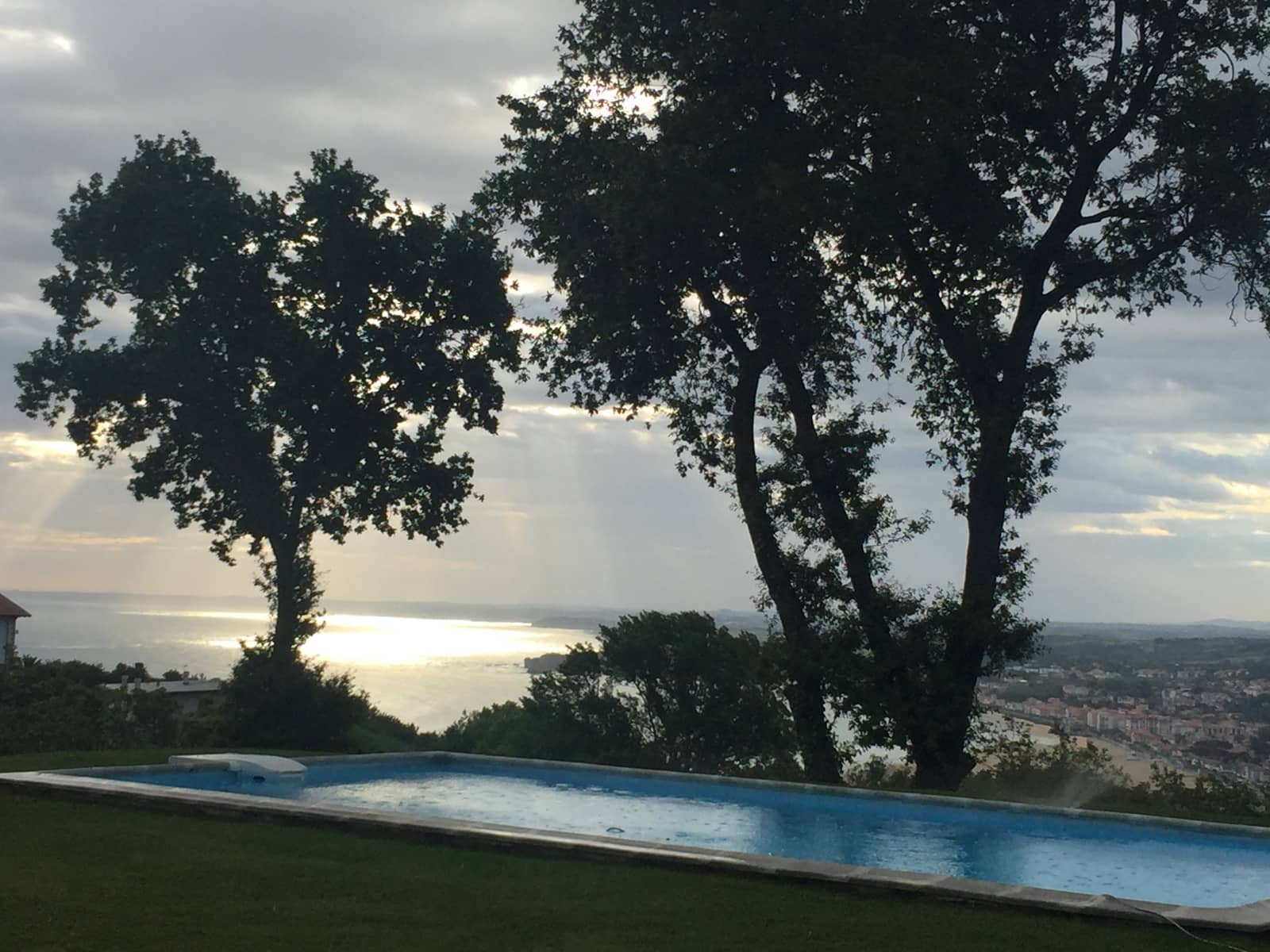 4 soveværelse Semi-Rækkehus til salg i Hondarribia med swimmingpool garage - € 1.600.000 (Ref: 7739226)