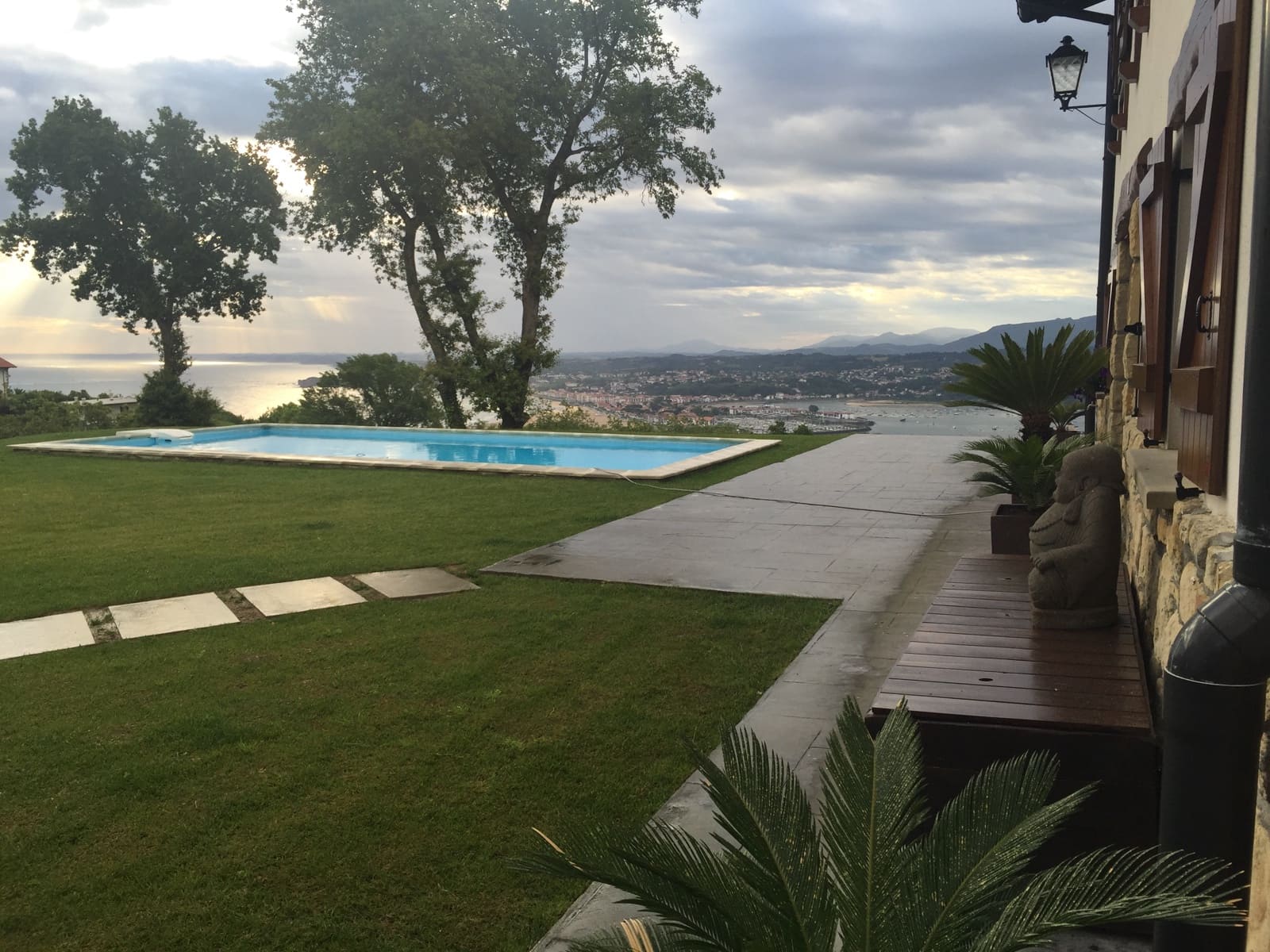 4 soveværelse Semi-Rækkehus til salg i Hondarribia med swimmingpool garage - € 1.600.000 (Ref: 7739226)