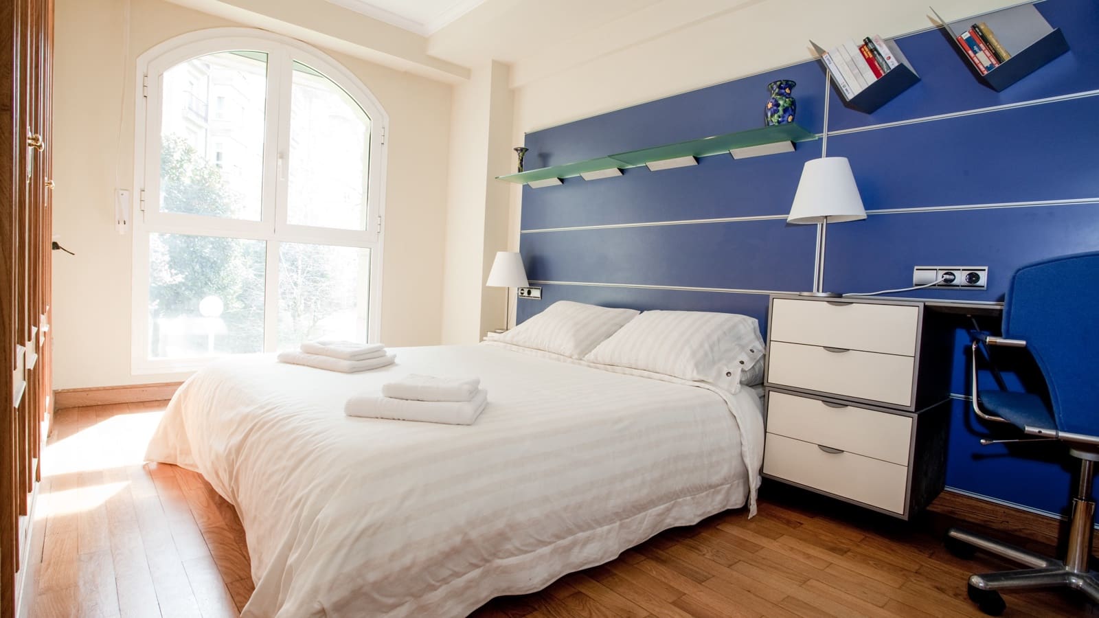 2 bedroom Apartment for rent in Donostia-San Sebastian with garage - € 4,400 (Ref: 8130533)