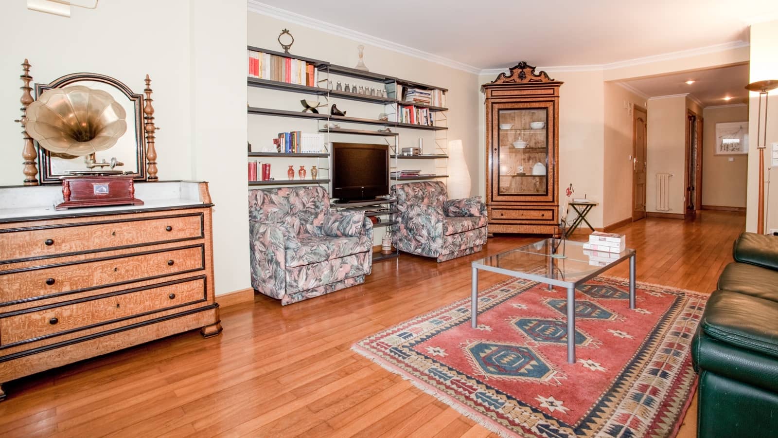 2 bedroom Apartment for rent in Donostia-San Sebastian with garage - € 4,400 (Ref: 8130533)