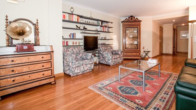 2 bedroom Apartment for rent in Donostia-San Sebastián with garage - € 4,400 (Ref: 8130533)