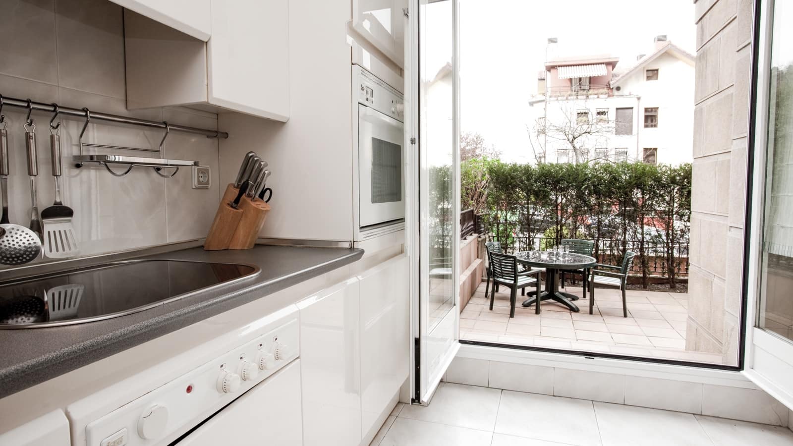 2 bedroom Apartment for rent in Donostia-San Sebastian with garage - € 4,400 (Ref: 8130533)
