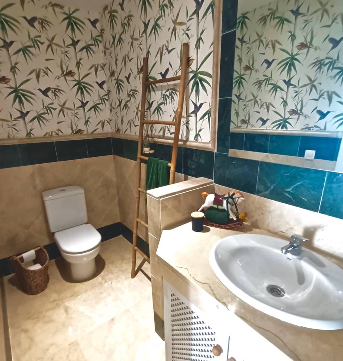 3 slaapkamer Rijtjeshuis te koop in San Roque met zwembad garage - € 775.000 (Ref: 8139569)