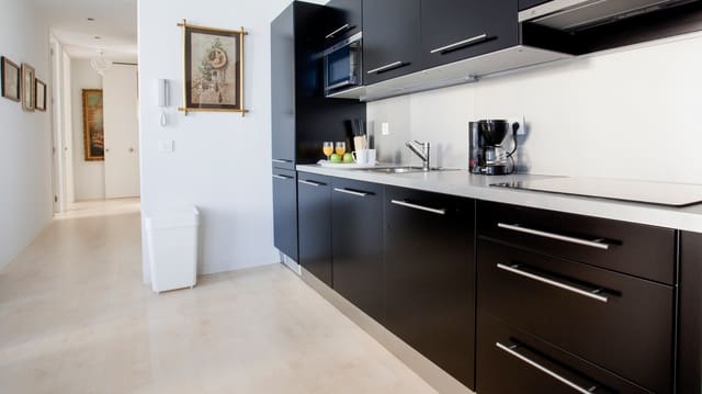 3 bedroom Apartment for rent in Donostia-San Sebastián with garage - € 2,200 (Ref: 8169181)