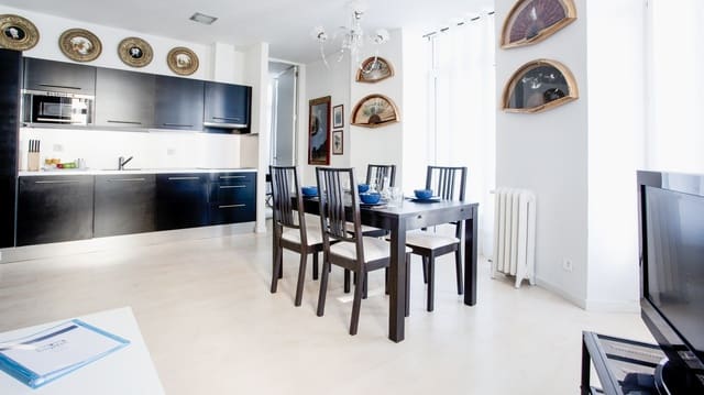 3 bedroom Apartment for rent in Donostia-San Sebastián with garage - € 2,200 (Ref: 8169181)